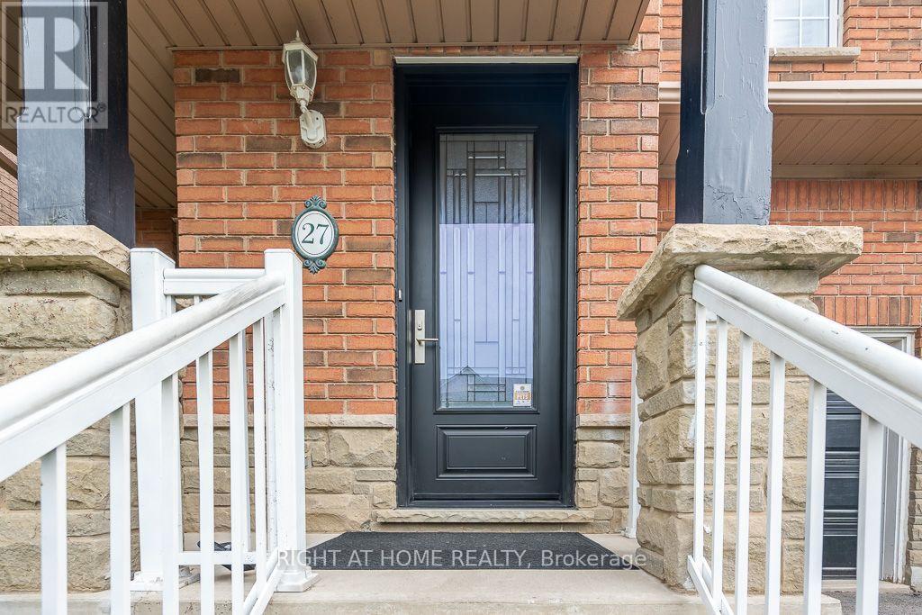 27 Panorama Way, Hamilton, Ontario  L8E 6C6 - Photo 3 - X13700058