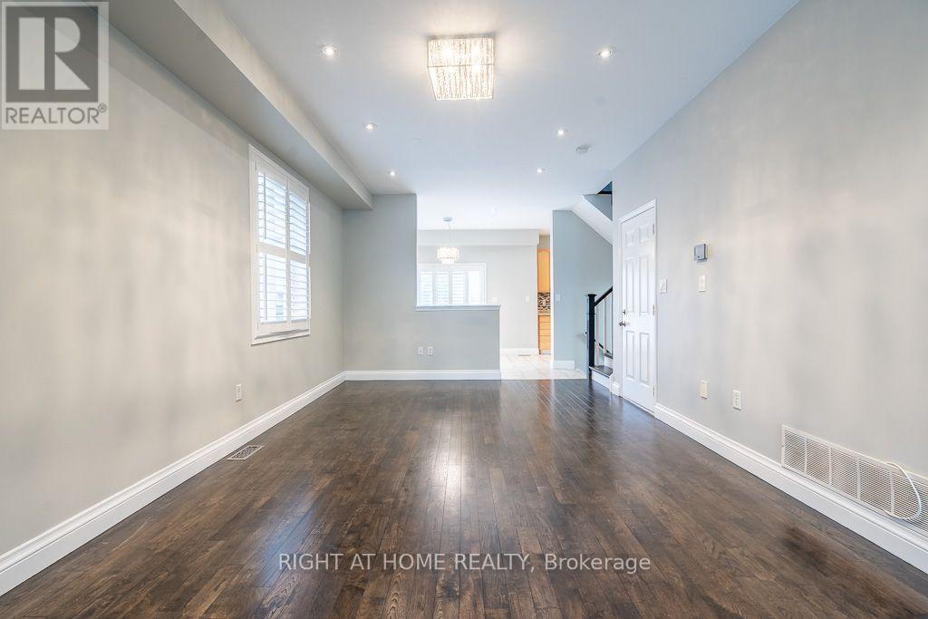 27 Panorama Way, Hamilton, Ontario  L8E 6C6 - Photo 5 - X13700058