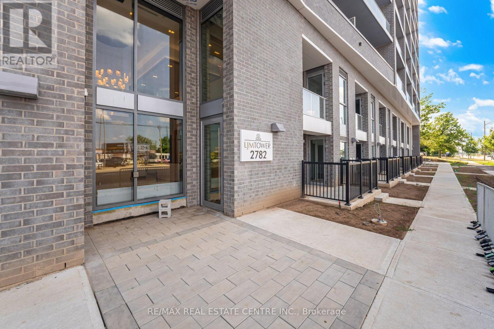 1608 - 2782 Barton Street E, Hamilton, Ontario  L8E 0L3 - Photo 2 - X13704448