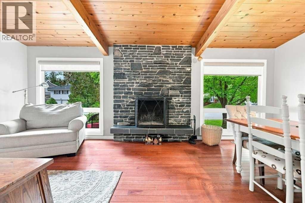 6 Varcourt Place Nw, Calgary, Alberta  T3A 0G8 - Photo 8 - A2281564