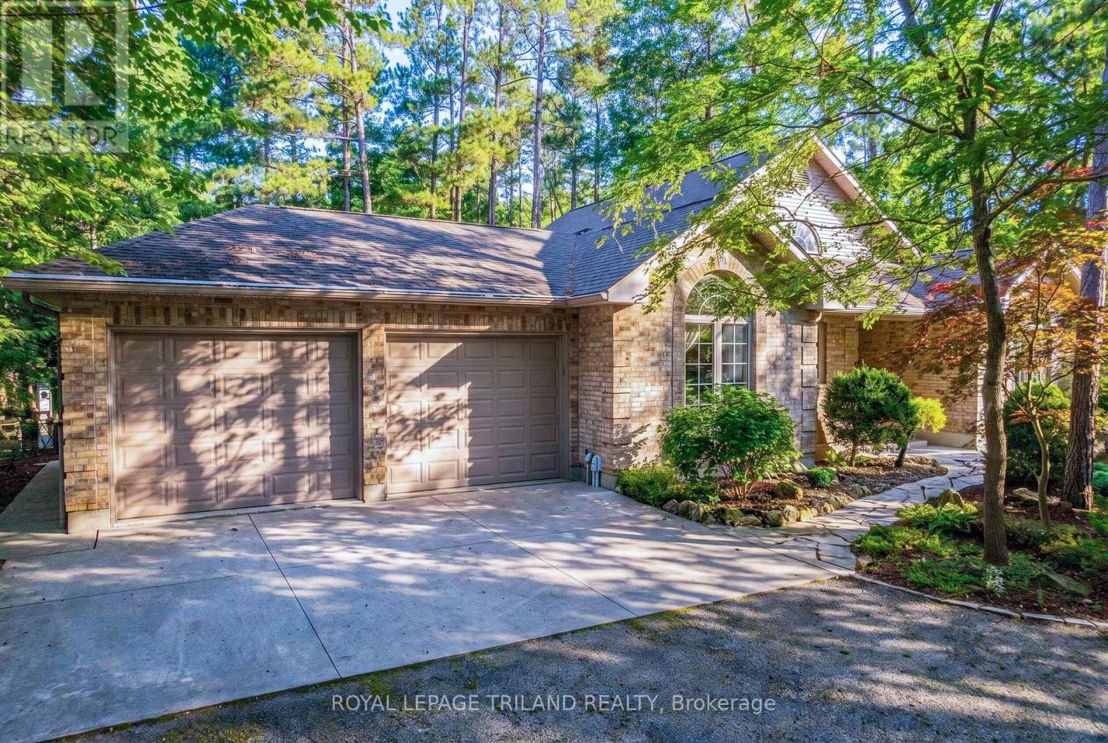9958 Riverview Road, Lambton Shores, Ontario  N0M 1T0 - Photo 11 - X13704458