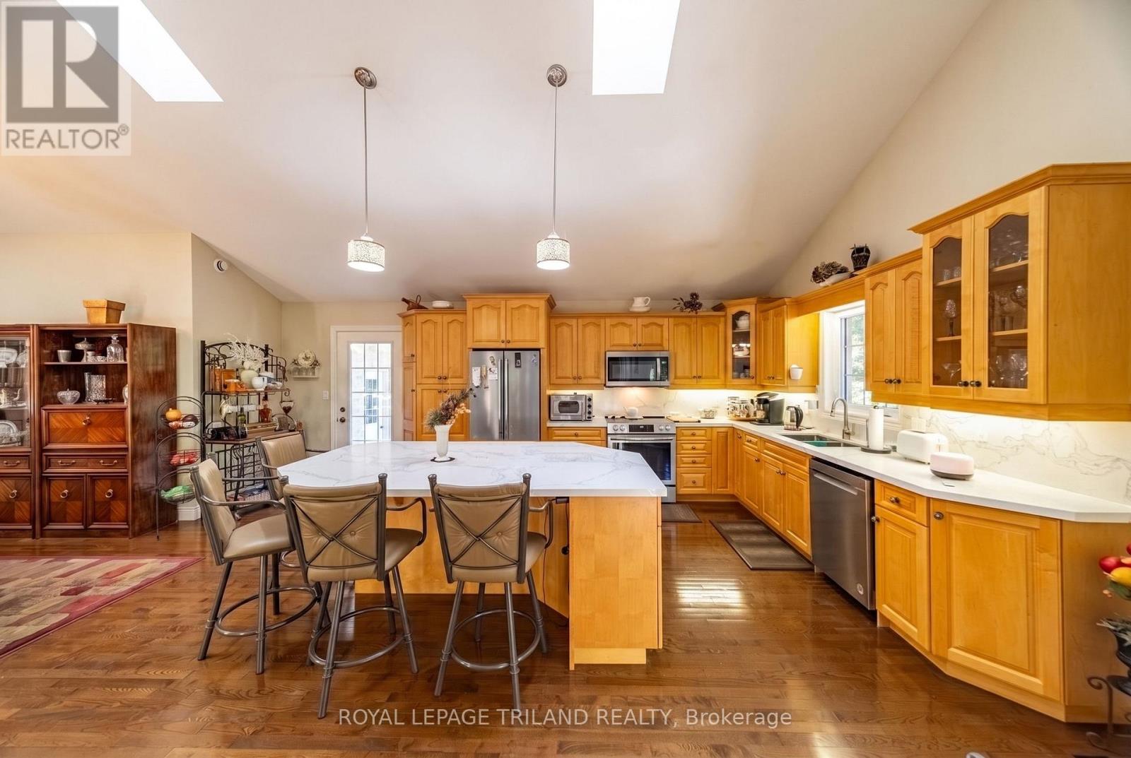 9958 Riverview Road, Lambton Shores, Ontario  N0M 1T0 - Photo 22 - X13704458