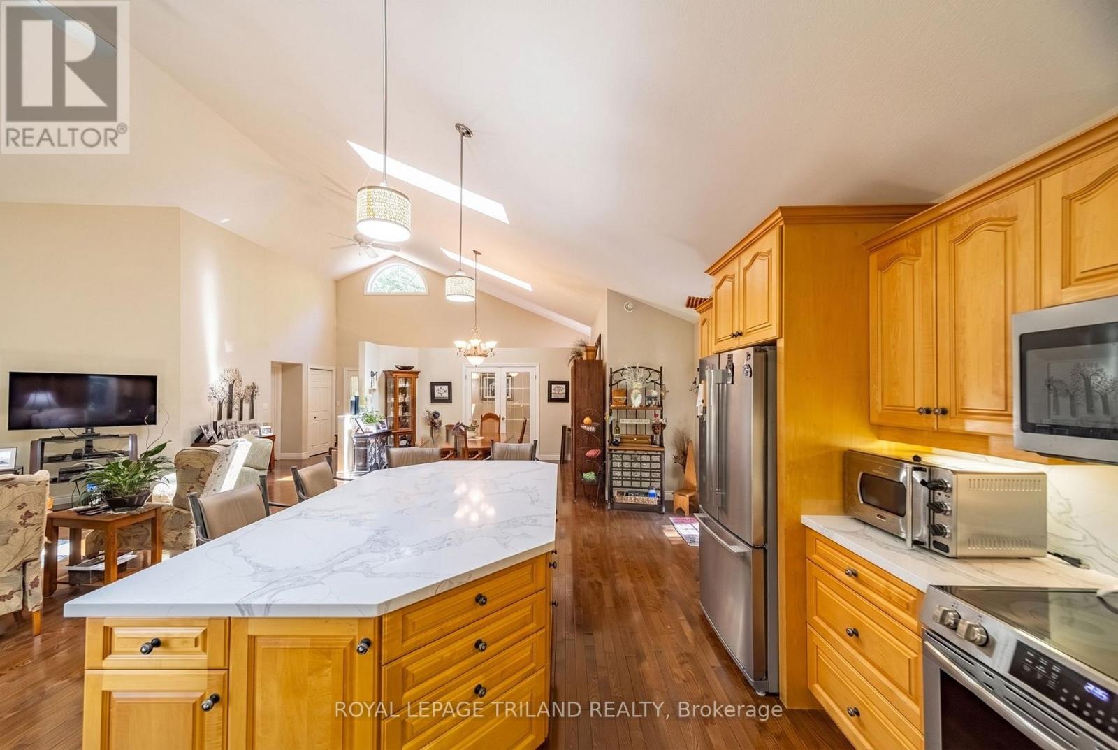 9958 Riverview Road, Lambton Shores, Ontario  N0M 1T0 - Photo 23 - X13704458