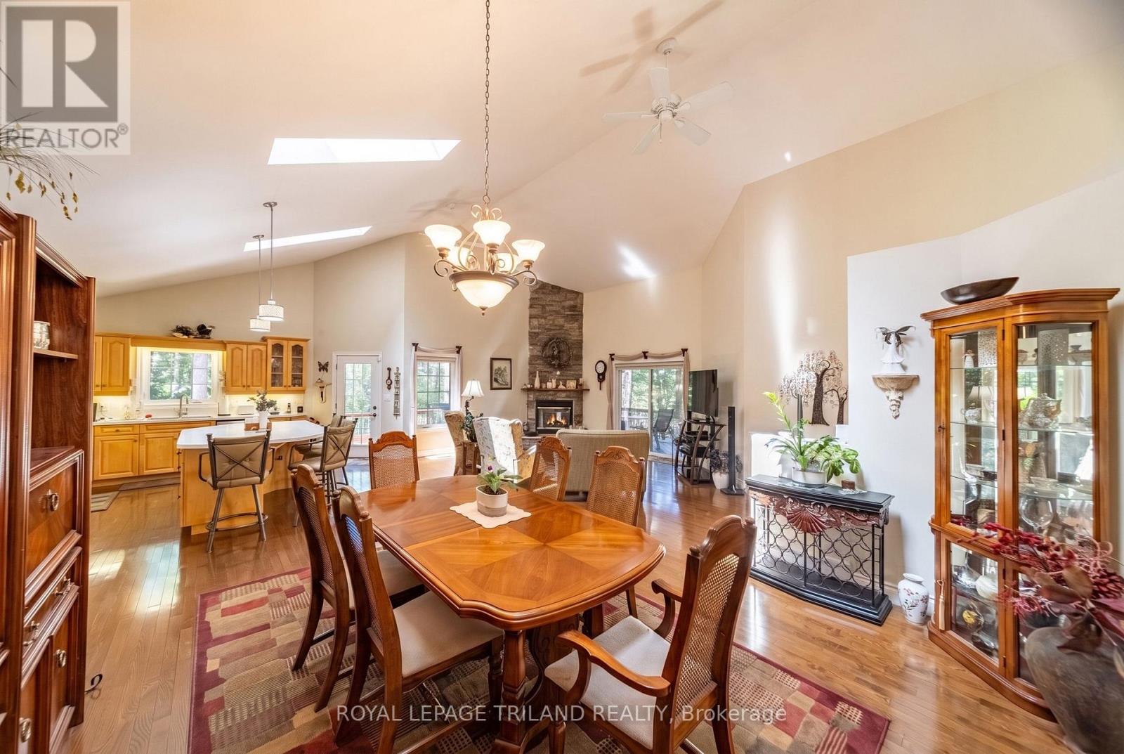 9958 Riverview Road, Lambton Shores, Ontario  N0M 1T0 - Photo 24 - X13704458