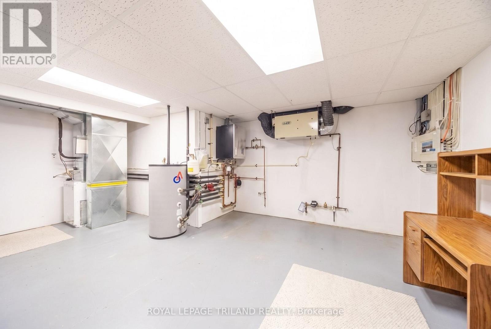 9958 Riverview Road, Lambton Shores, Ontario  N0M 1T0 - Photo 37 - X13704458