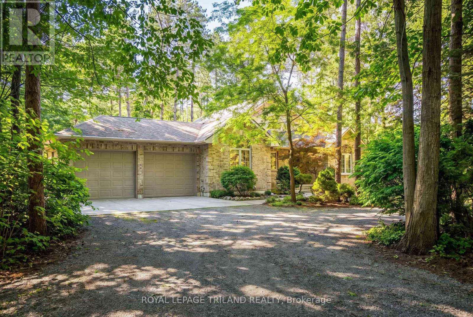 9958 Riverview Road, Lambton Shores, Ontario  N0M 1T0 - Photo 45 - X13704458