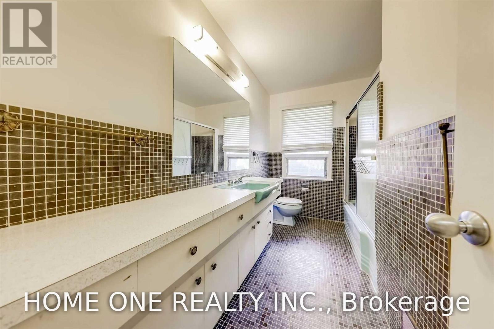36 Harrison Road, Toronto, Ontario  M2L 1V4 - Photo 18 - C13704462