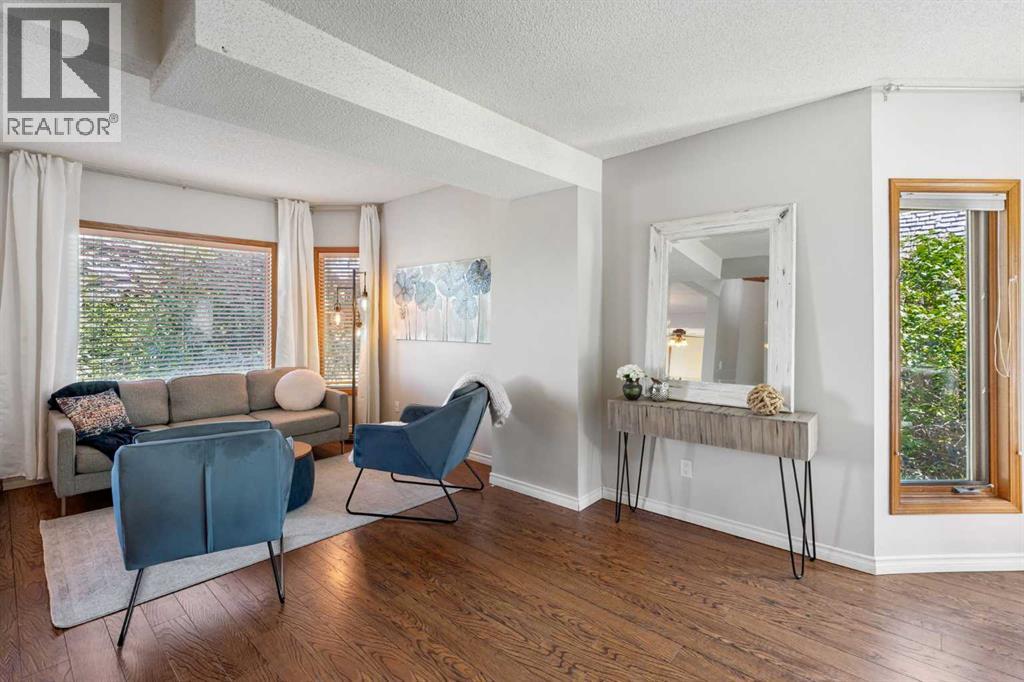 728 Shawnee Drive Sw, Calgary, Alberta  T2Y 1V5 - Photo 3 - A2338810