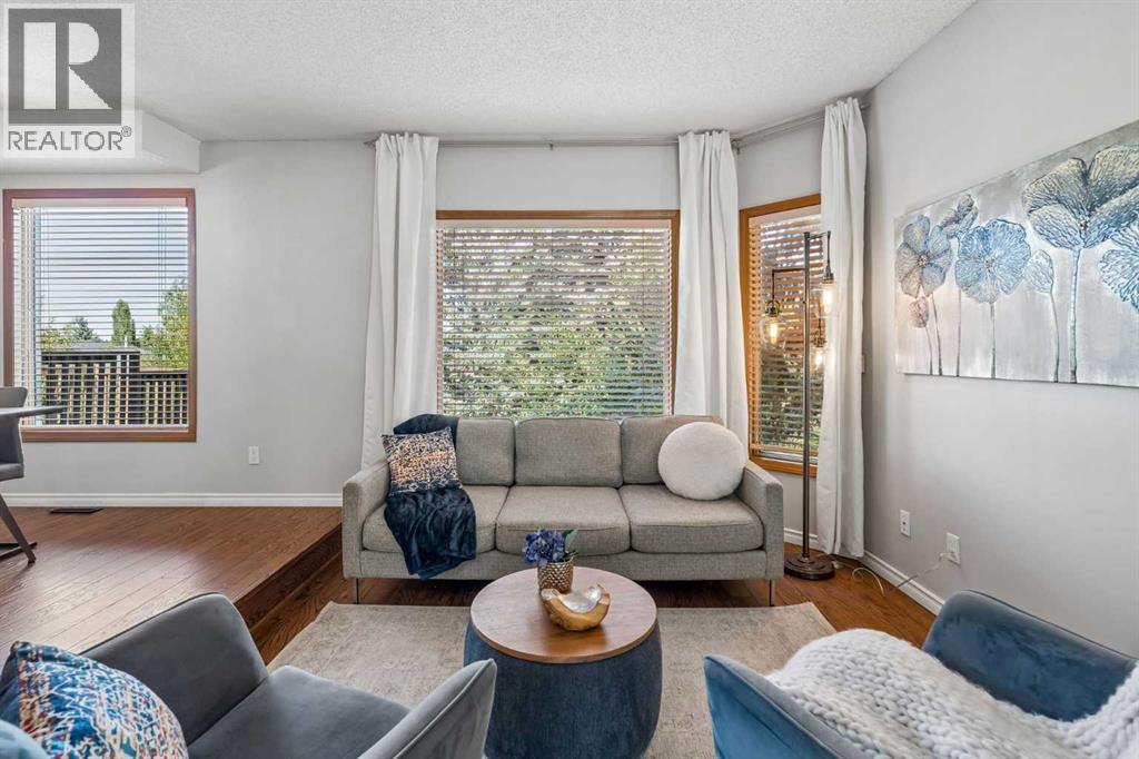 728 Shawnee Drive Sw, Calgary, Alberta  T2Y 1V5 - Photo 4 - A2338810