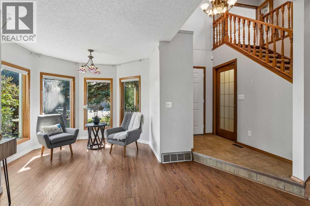 728 Shawnee Drive Sw, Calgary, Alberta  T2Y 1V5 - Photo 2 - A2338810