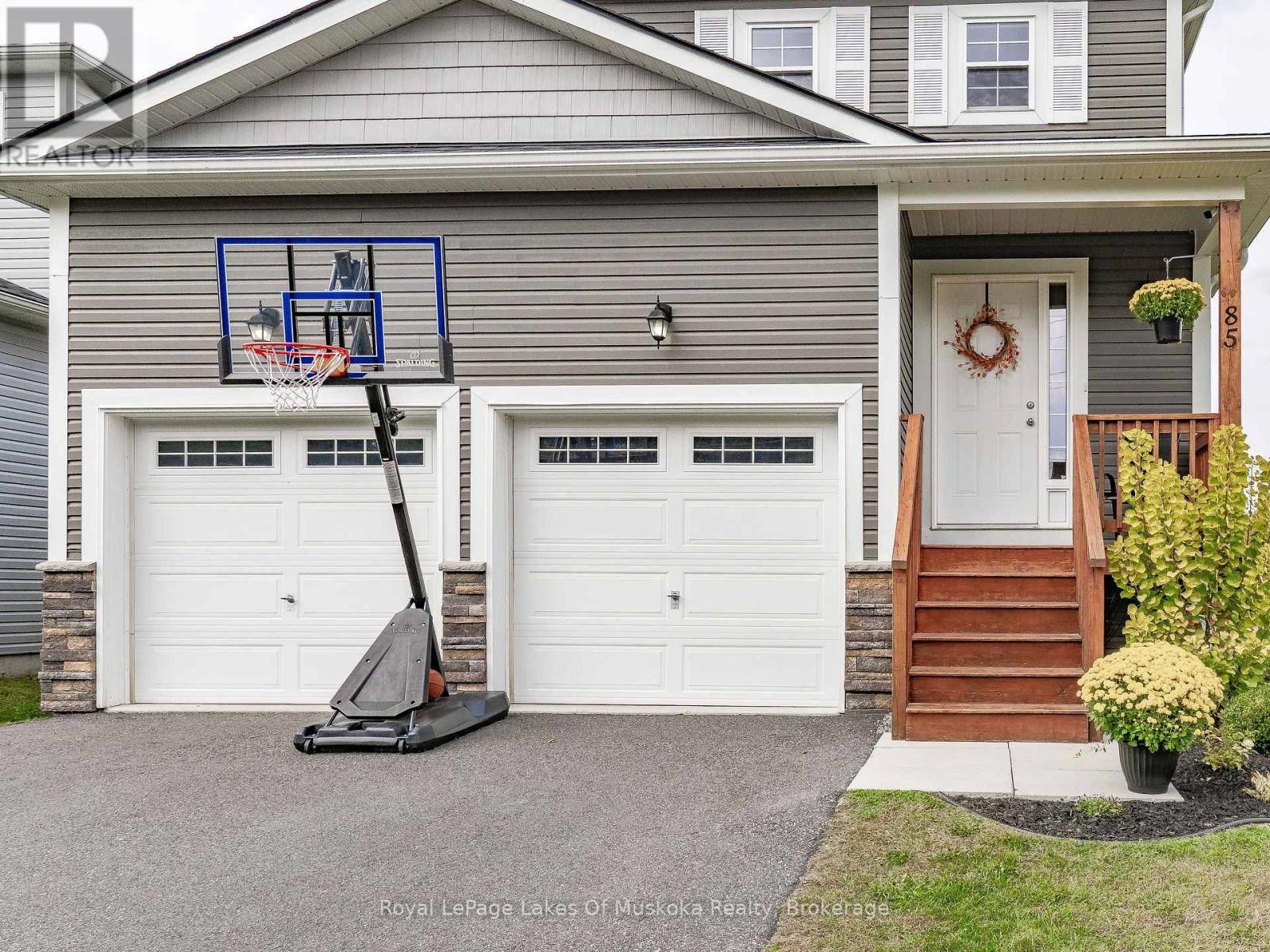 85 Douglas Drive, Bracebridge, Ontario  P1L 0L3 - Photo 2 - X13704470