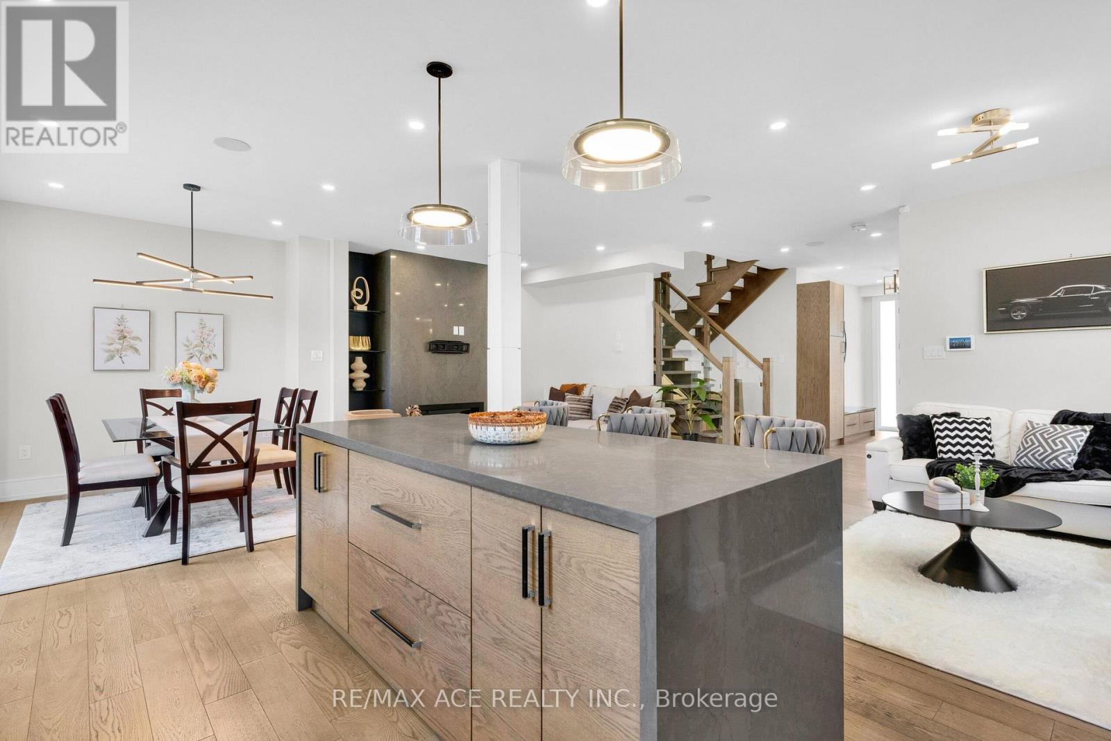 46 Sunnypoint Crescent, Toronto, Ontario  M1M 1B9 - Photo 13 - E13704486