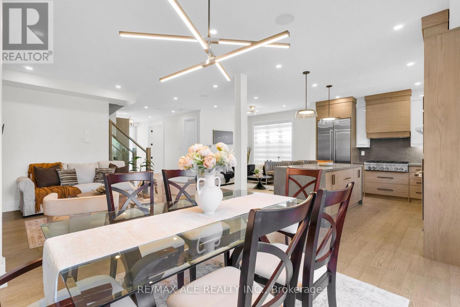 46 Sunnypoint Crescent, Toronto, Ontario  M1M 1B9 - Photo 14 - E13704486