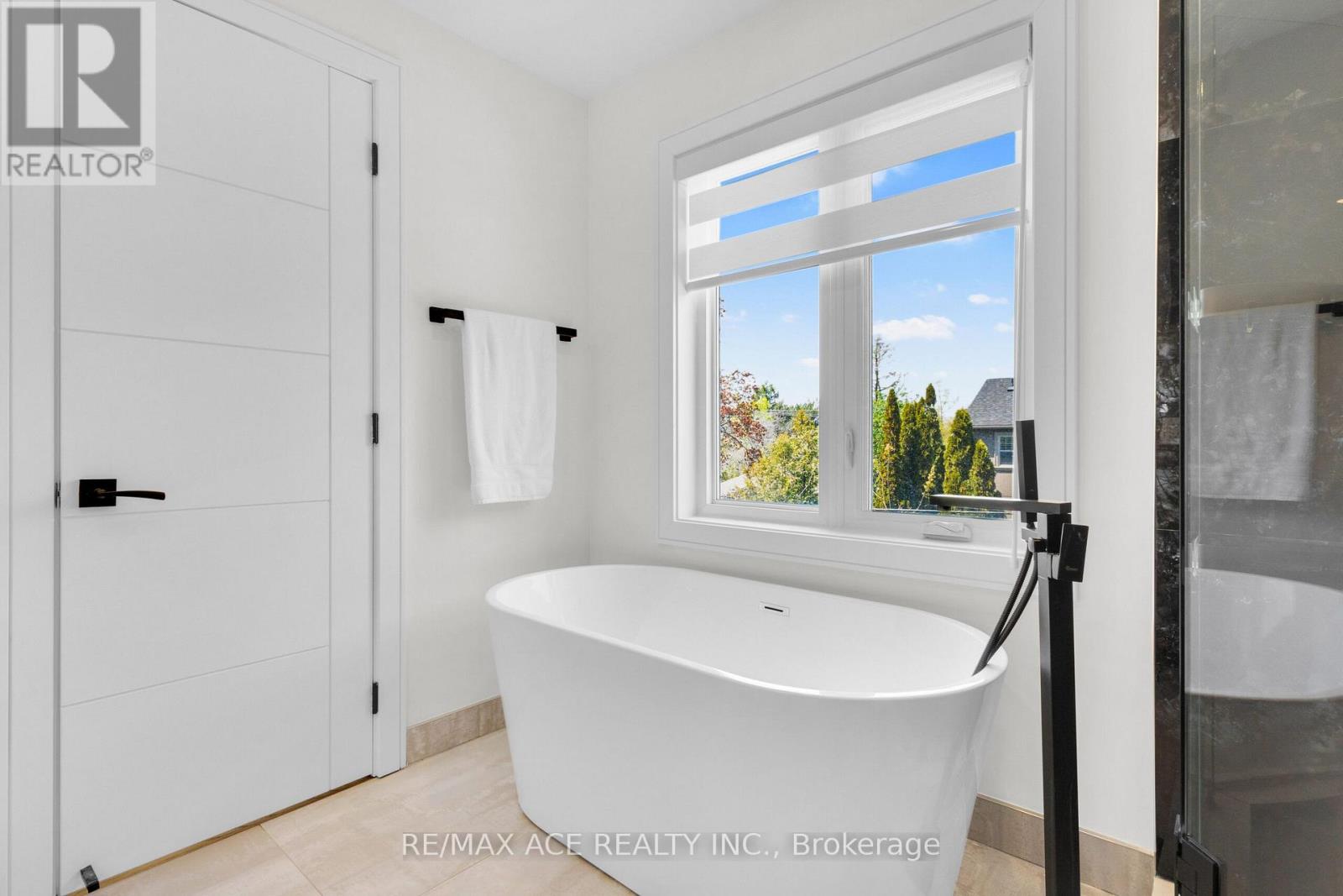 46 Sunnypoint Crescent, Toronto, Ontario  M1M 1B9 - Photo 21 - E13704486