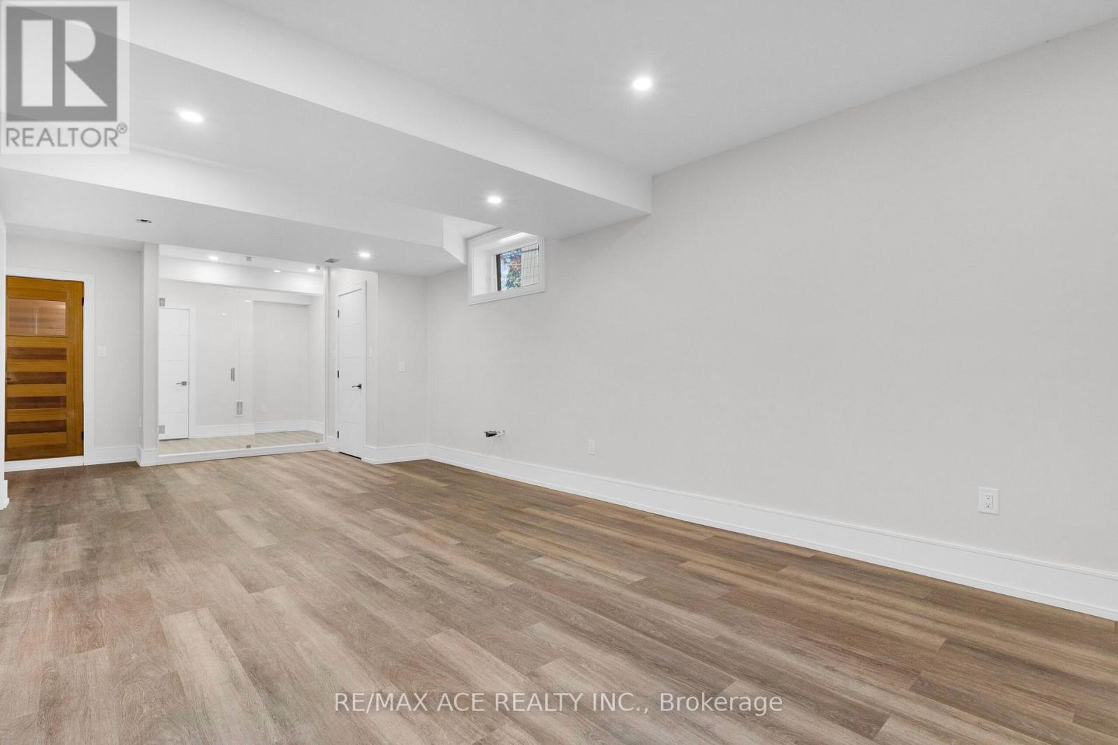 46 Sunnypoint Crescent, Toronto, Ontario  M1M 1B9 - Photo 33 - E13704486