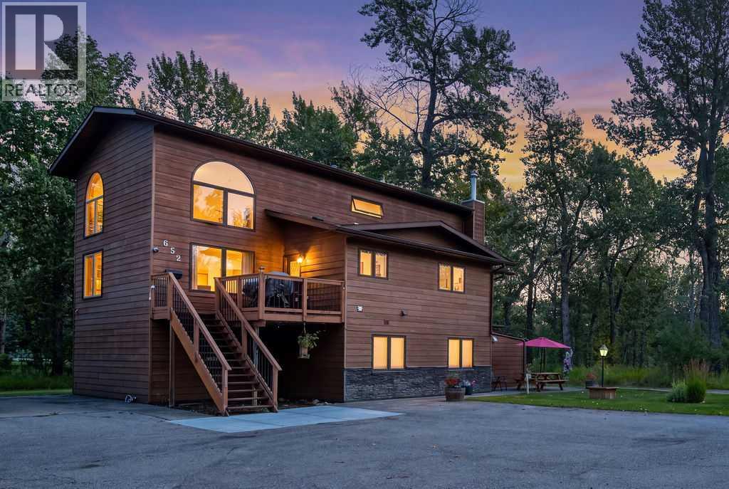 652 North Royalite Way NE, Diamond Valley, Alberta