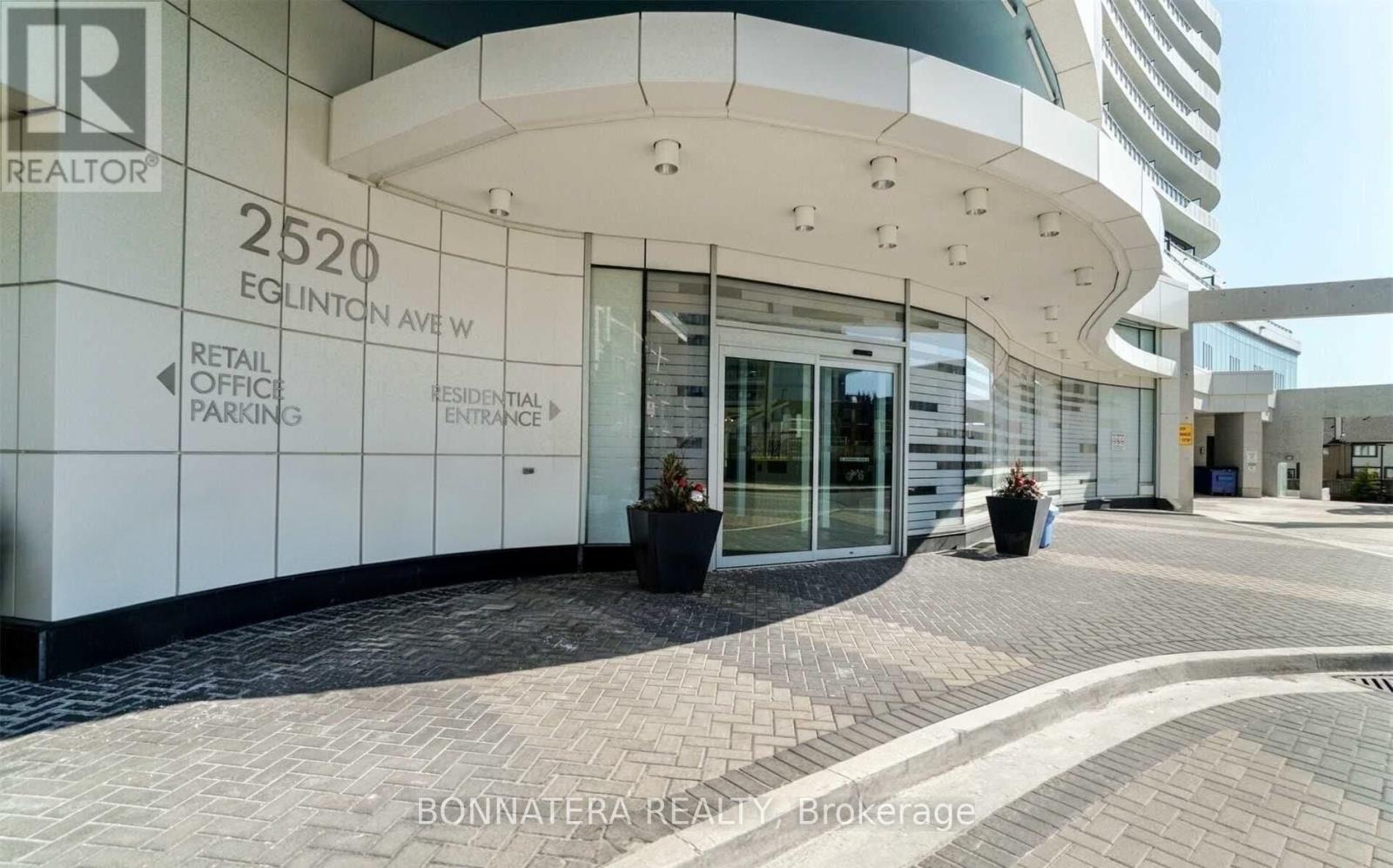 1801 - 2520 Eglinton Avenue W, Mississauga, Ontario  L5M 0Y2 - Photo 2 - W13704474
