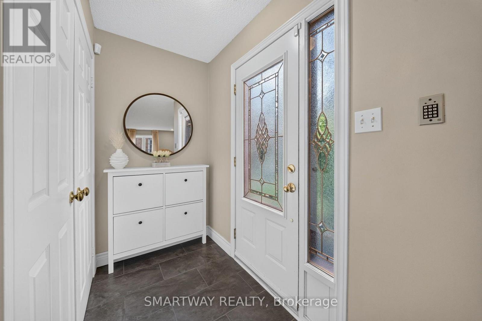 50 Killarney Court, Brampton, Ontario  L6Z 3B5 - Photo 5 - W13704484