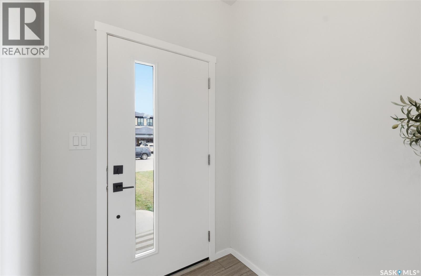 446 Aniskotaw Way, Saskatoon, Saskatchewan  S7V 1M3 - Photo 3 - SK046318
