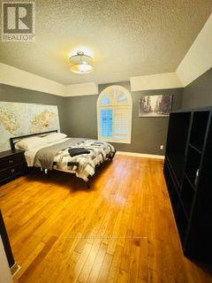 5847 Summerside Drive, Mississauga, Ontario  L5M 6J5 - Photo 11 - W13702720