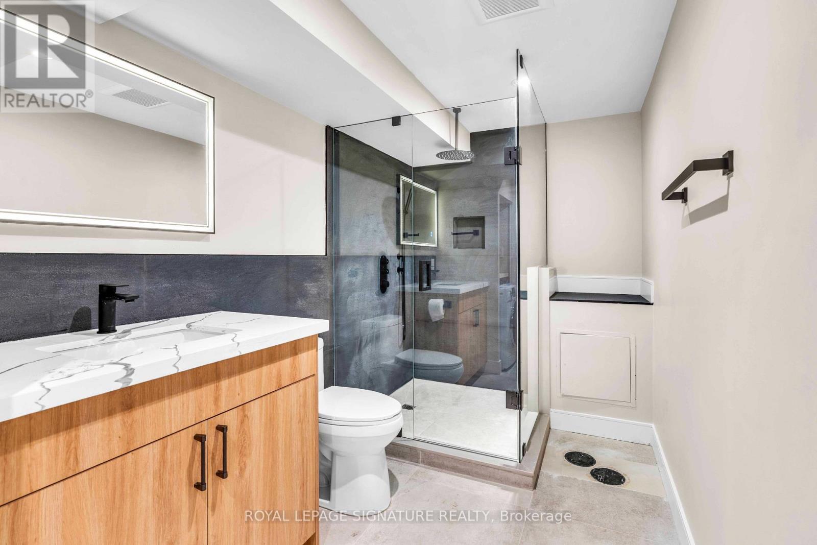 2 - 986 Srigley Street, Newmarket, Ontario  L3Y 1Y3 - Photo 7 - N13704524