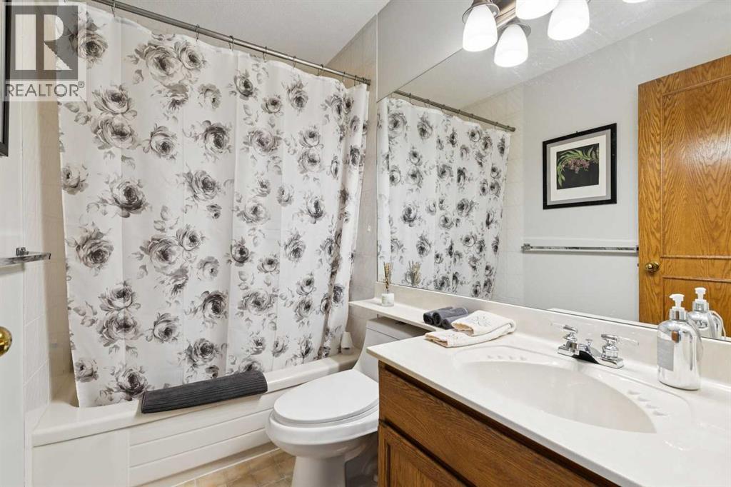 131 Shawnee Manor Sw, Calgary, Alberta  T2Y 1W7 - Photo 26 - A2323151