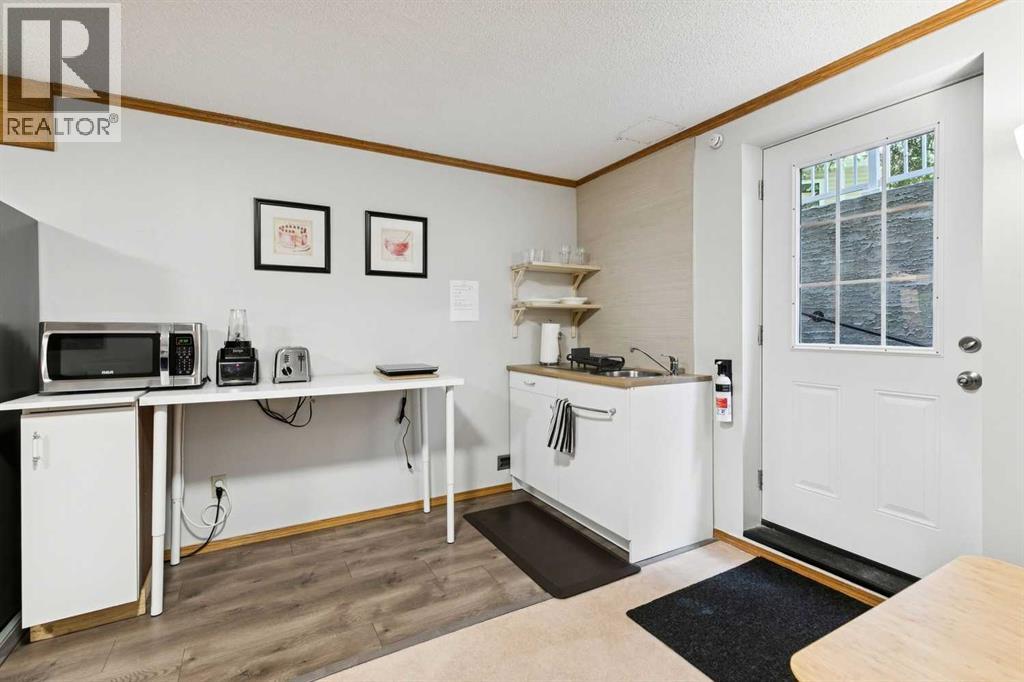 131 Shawnee Manor Sw, Calgary, Alberta  T2Y 1W7 - Photo 31 - A2323151