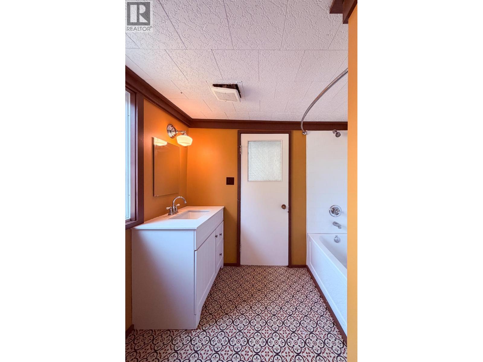 5740 95 Highway, Edgewater, British Columbia  V0A 1E0 - Photo 29 - 10398525