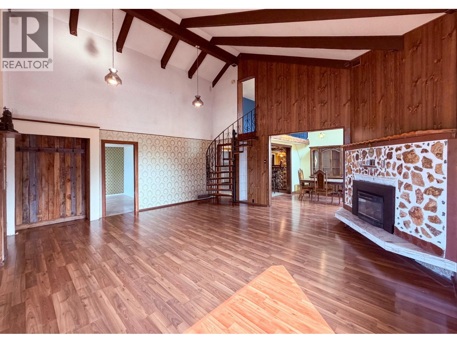 5740 95 Highway, Edgewater, British Columbia  V0A 1E0 - Photo 19 - 10398525