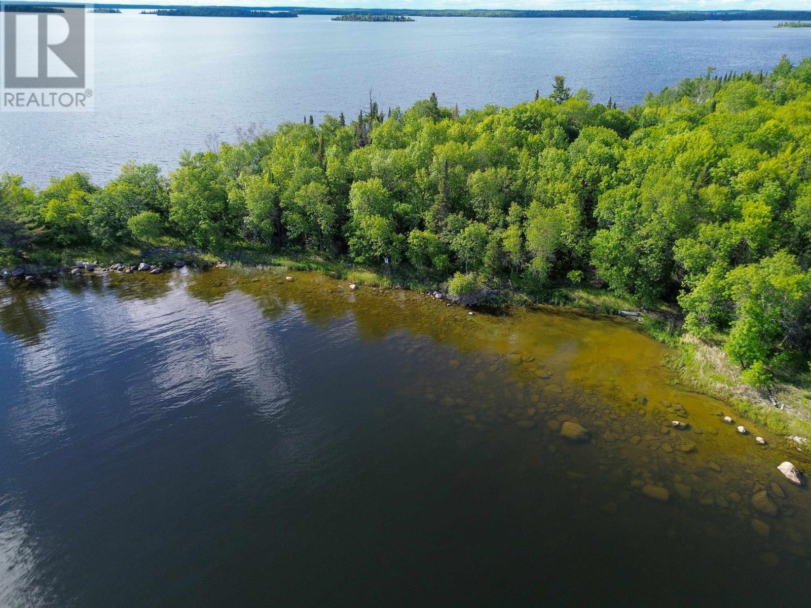 19 Castlerock Island|Queer Island 19, South of Kenora, Ontario