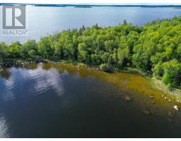 19 Castlerock Island|Queer Island 19, South of Kenora, Ontario