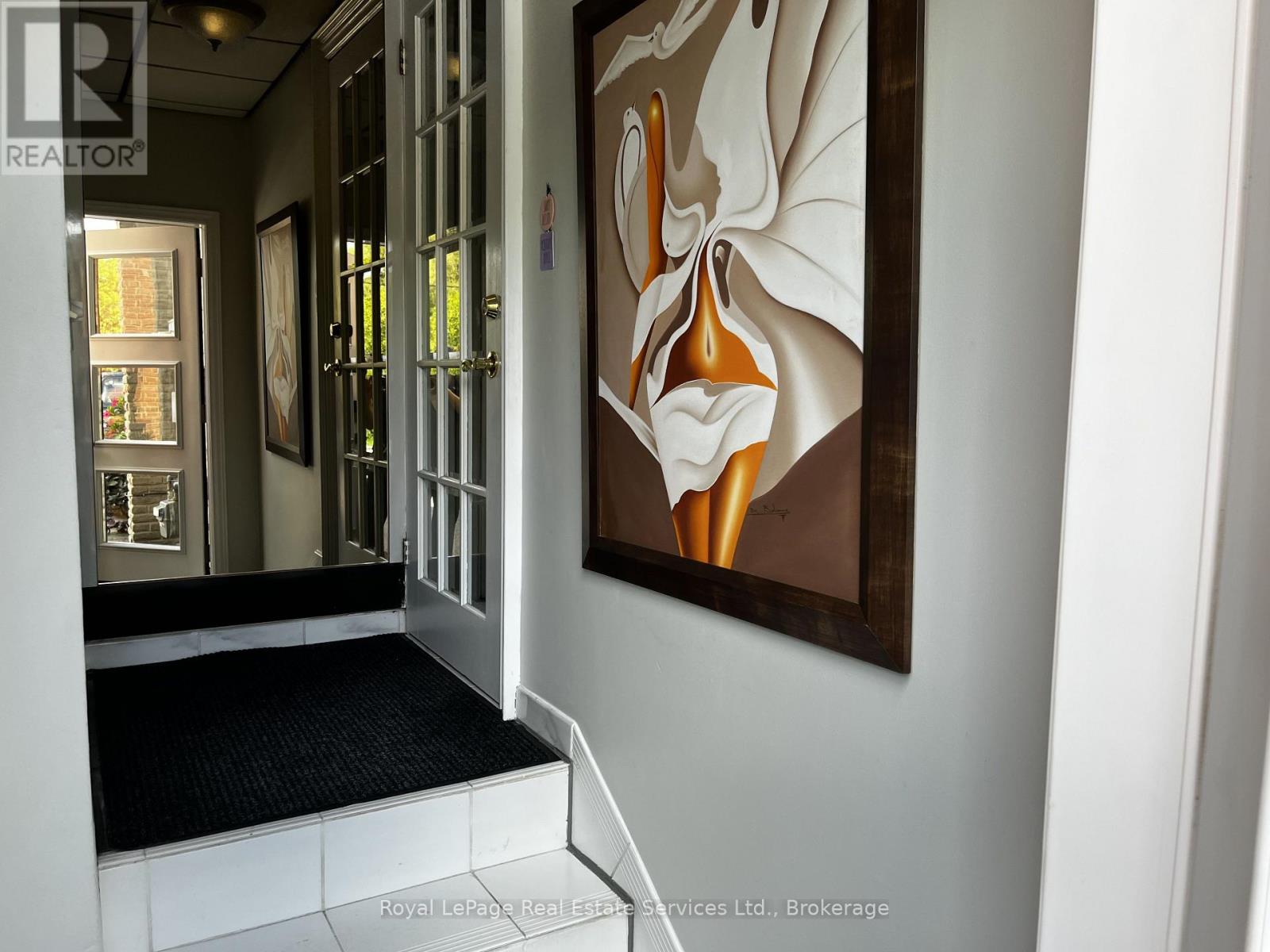 Lower Unit - 197 Broadway Street, Mississauga, Ontario  L5M 1H8 - Photo 3 - W13704562