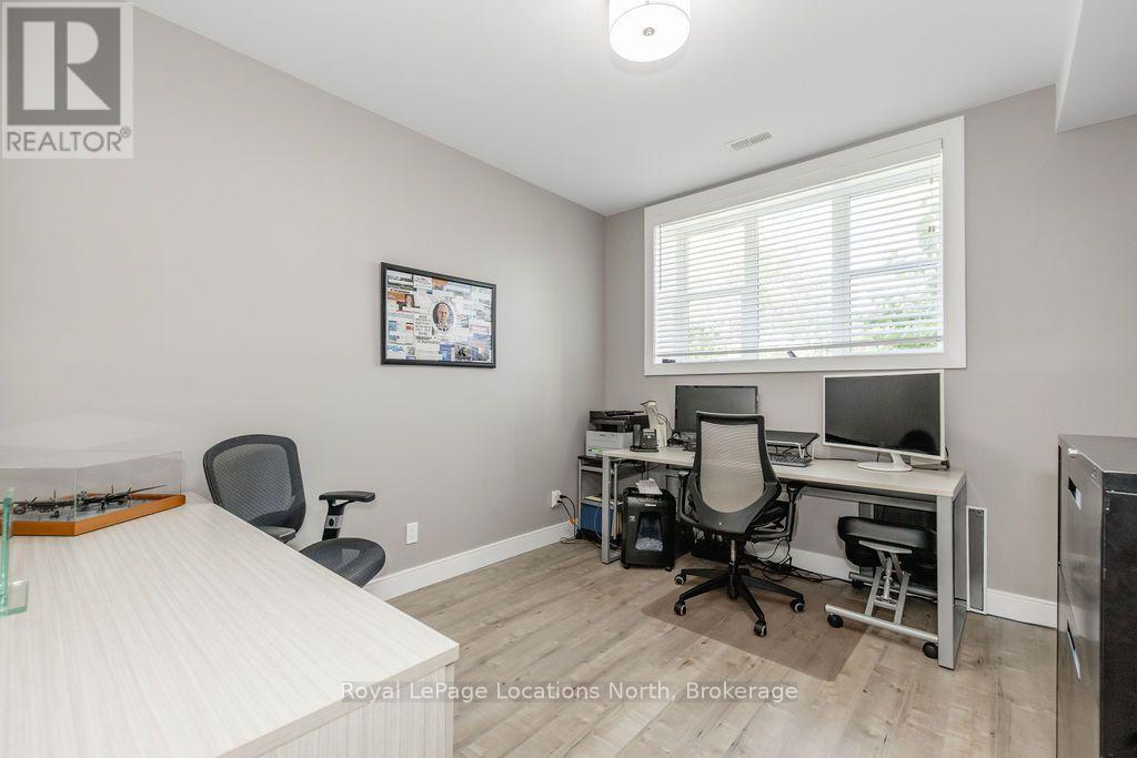 116 Mamie Avenue, Wasaga Beach, Ontario  L9Z 2P6 - Photo 44 - S13704580