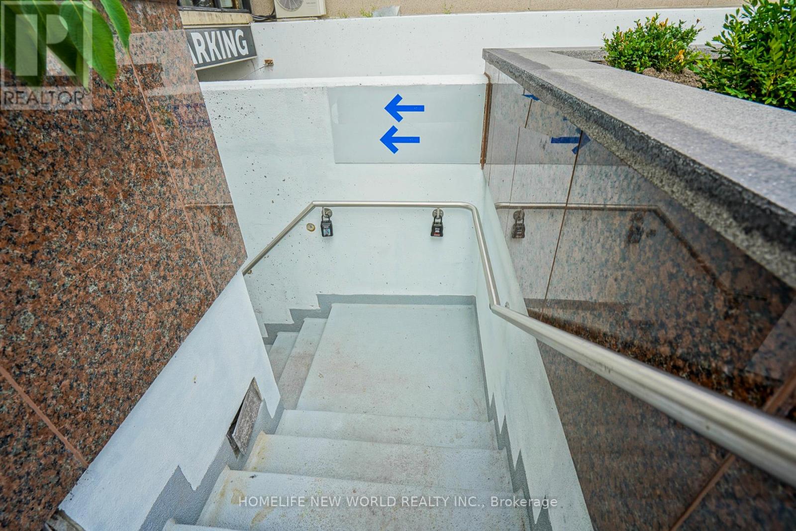 700 - 920 Yonge Street, Toronto, Ontario  M4W 3C7 - Photo 3 - C13704582
