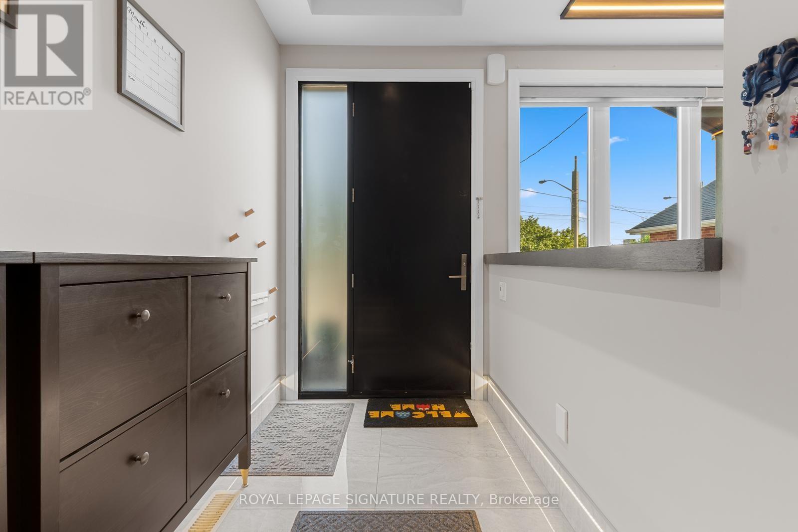 8 Dunkirk Road, Toronto, Ontario  M4C 2L9 - Photo 3 - E13704542