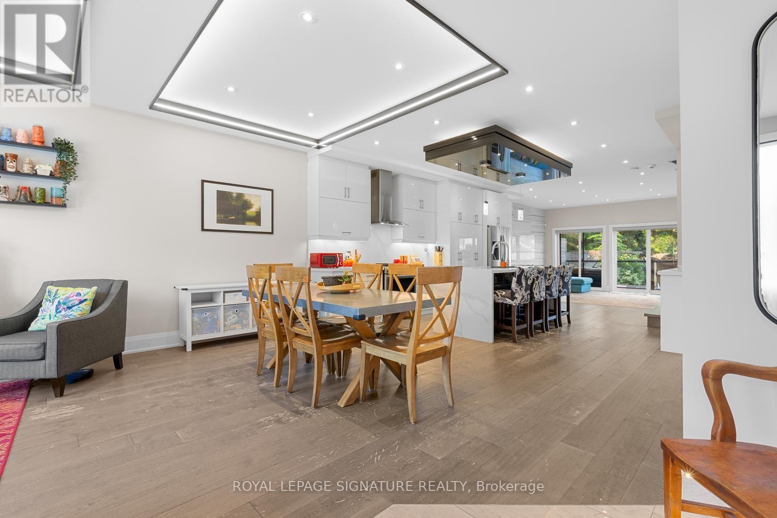 8 Dunkirk Road, Toronto, Ontario  M4C 2L9 - Photo 4 - E13704542