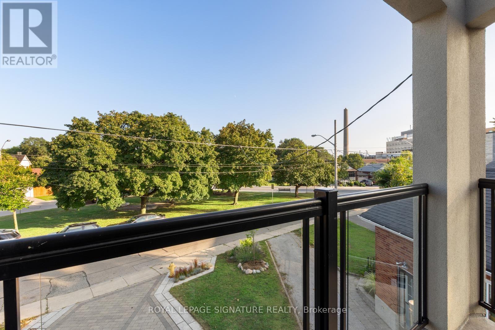 8 Dunkirk Road, Toronto, Ontario  M4C 2L9 - Photo 41 - E13704542