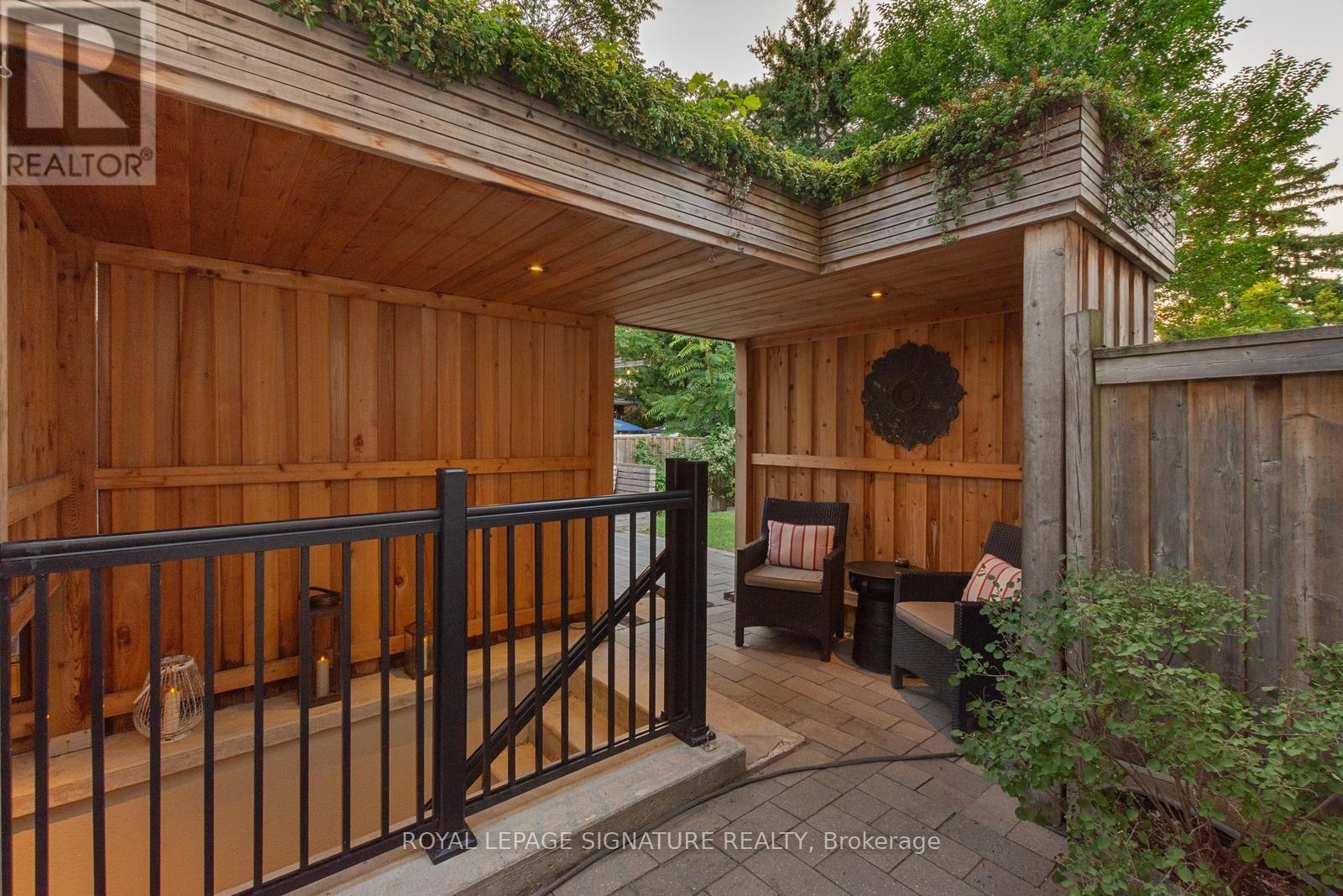 8 Dunkirk Road, Toronto, Ontario  M4C 2L9 - Photo 46 - E13704542