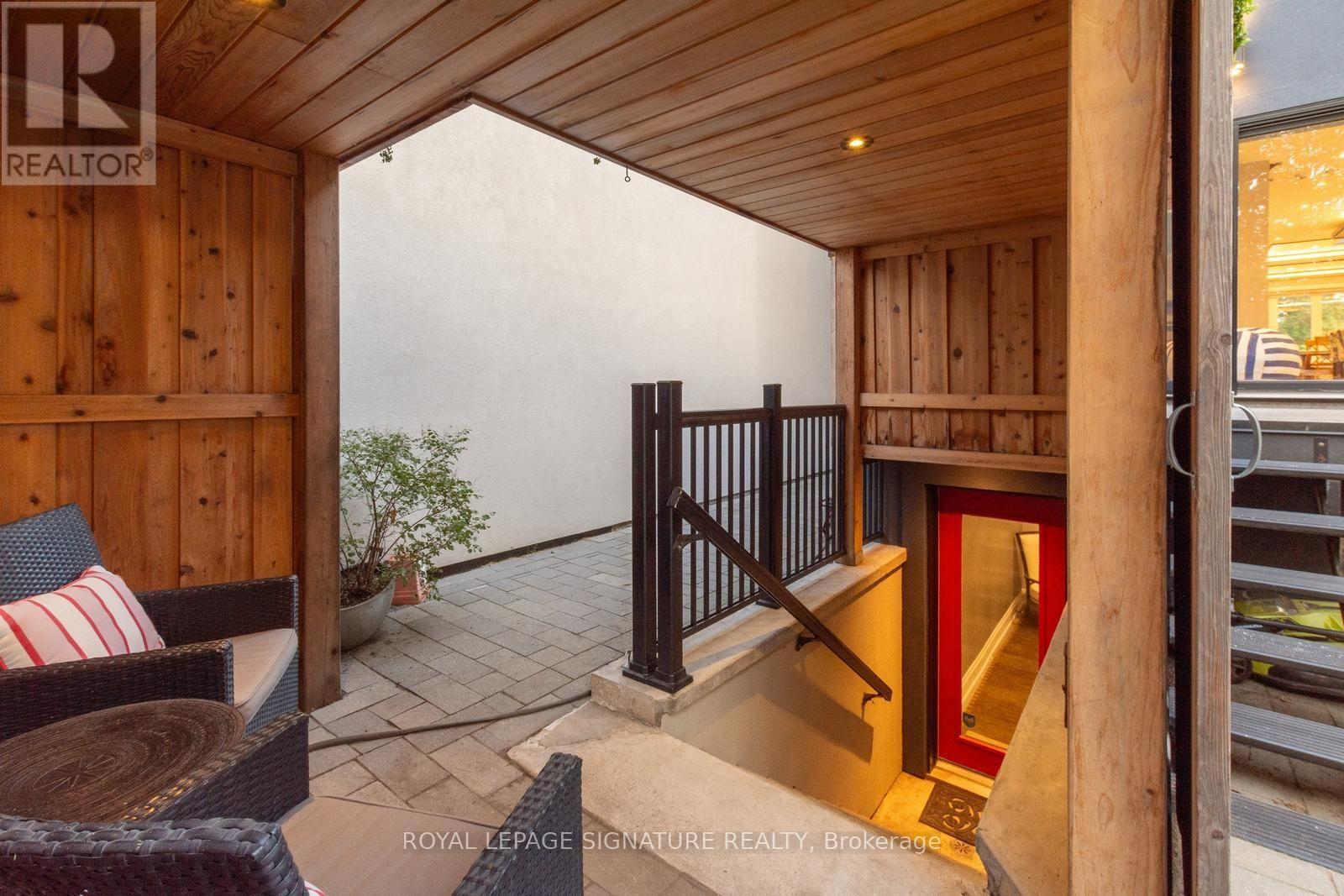 8 Dunkirk Road, Toronto, Ontario  M4C 2L9 - Photo 47 - E13704542