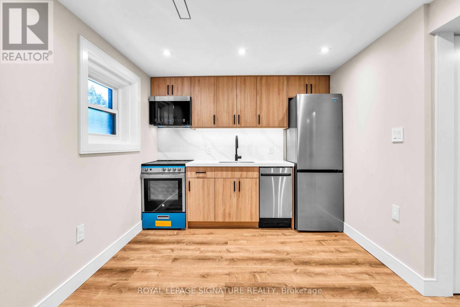 3 - 986 Srigley Street, Newmarket, Ontario  L3Y 1Y3 - Photo 4 - N13704540