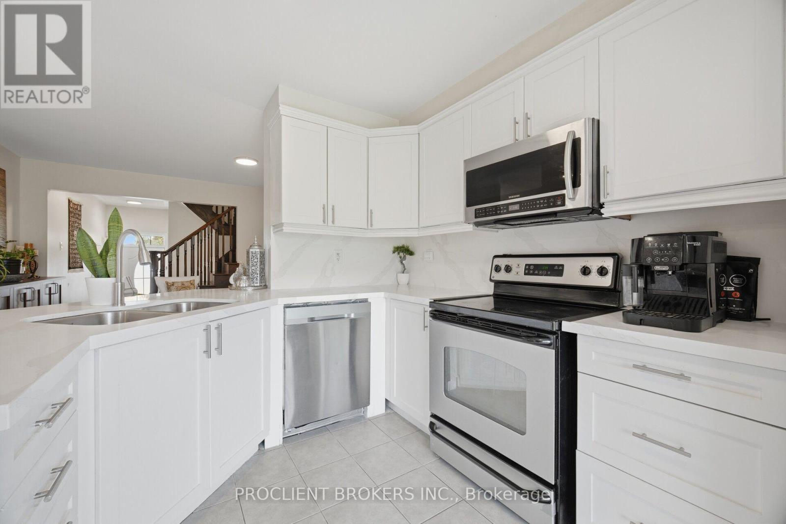 879 Brassard Circle, Milton, Ontario  L9T 8E2 - Photo 15 - W13704544