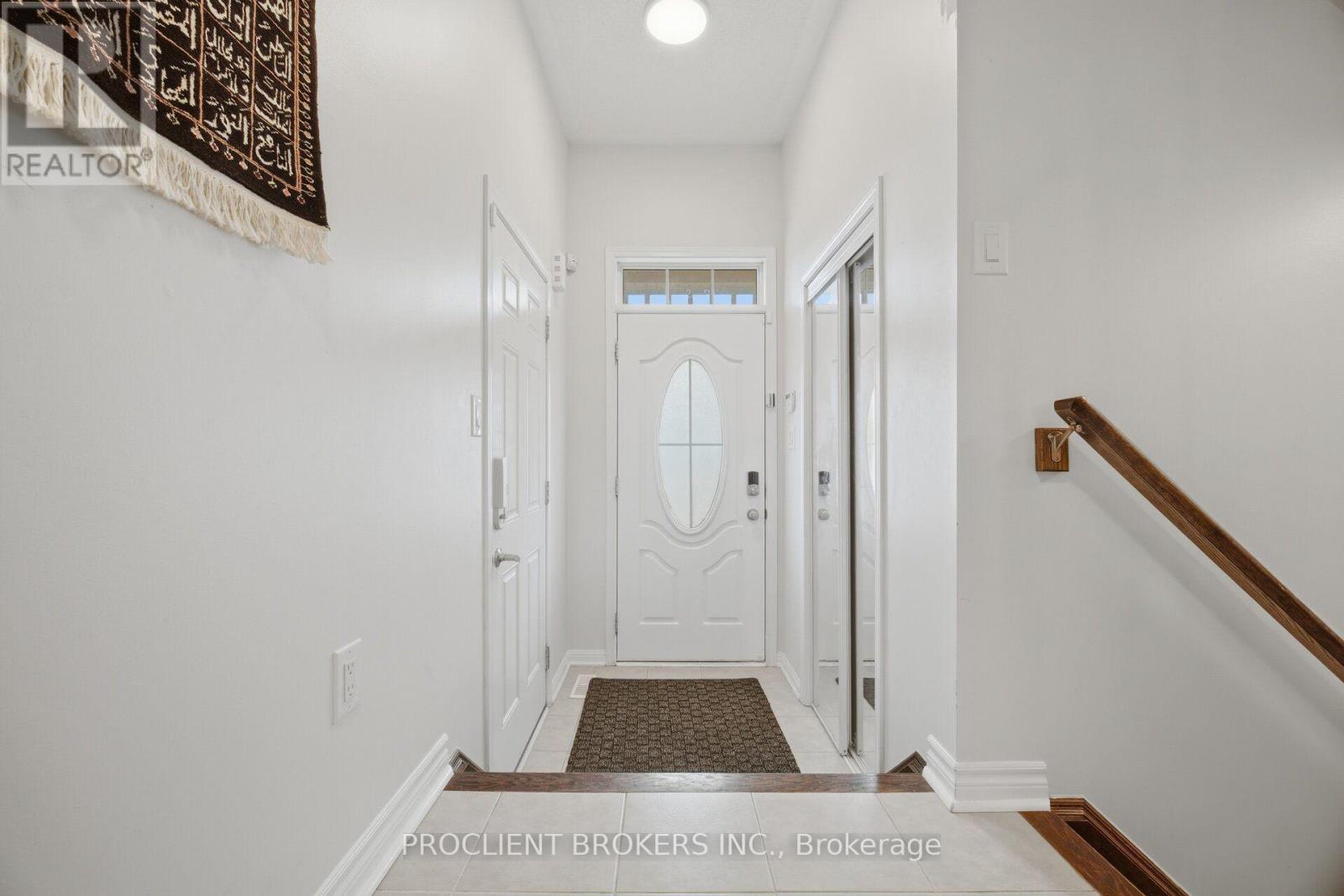 879 Brassard Circle, Milton, Ontario  L9T 8E2 - Photo 5 - W13704544