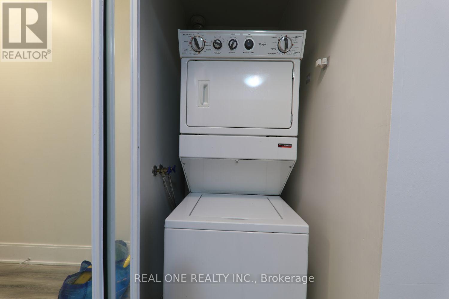 2708 - 330 Burnhamthorpe Road W, Mississauga, Ontario  L5B 0E1 - Photo 15 - W13704608
