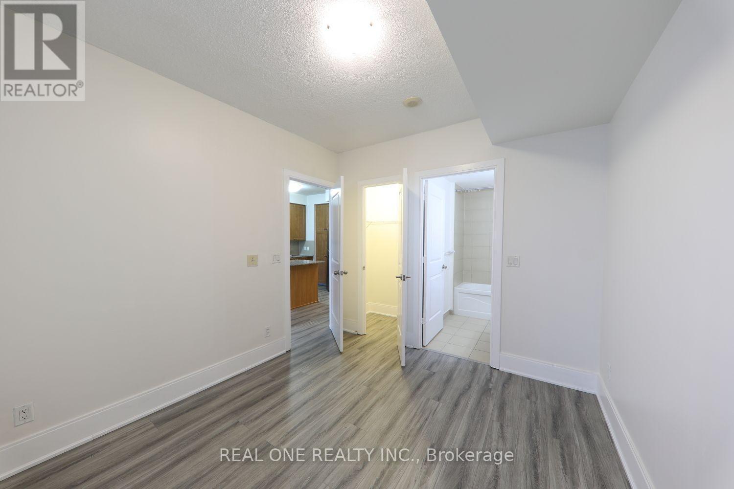 2708 - 330 Burnhamthorpe Road W, Mississauga, Ontario  L5B 0E1 - Photo 31 - W13704608