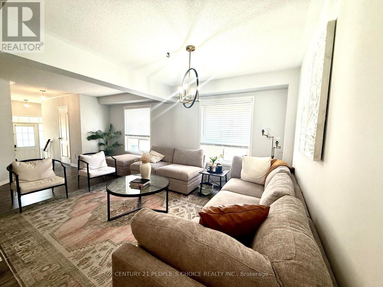 3927 Stardust Drive, Mississauga, Ontario  L5M 8A4 - Photo 4 - W13704604