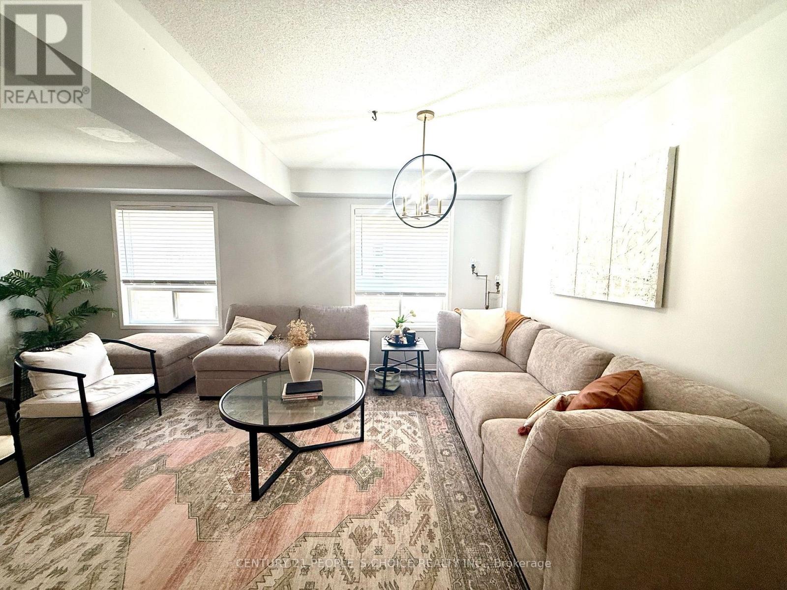 3927 Stardust Drive, Mississauga, Ontario  L5M 8A4 - Photo 5 - W13704604