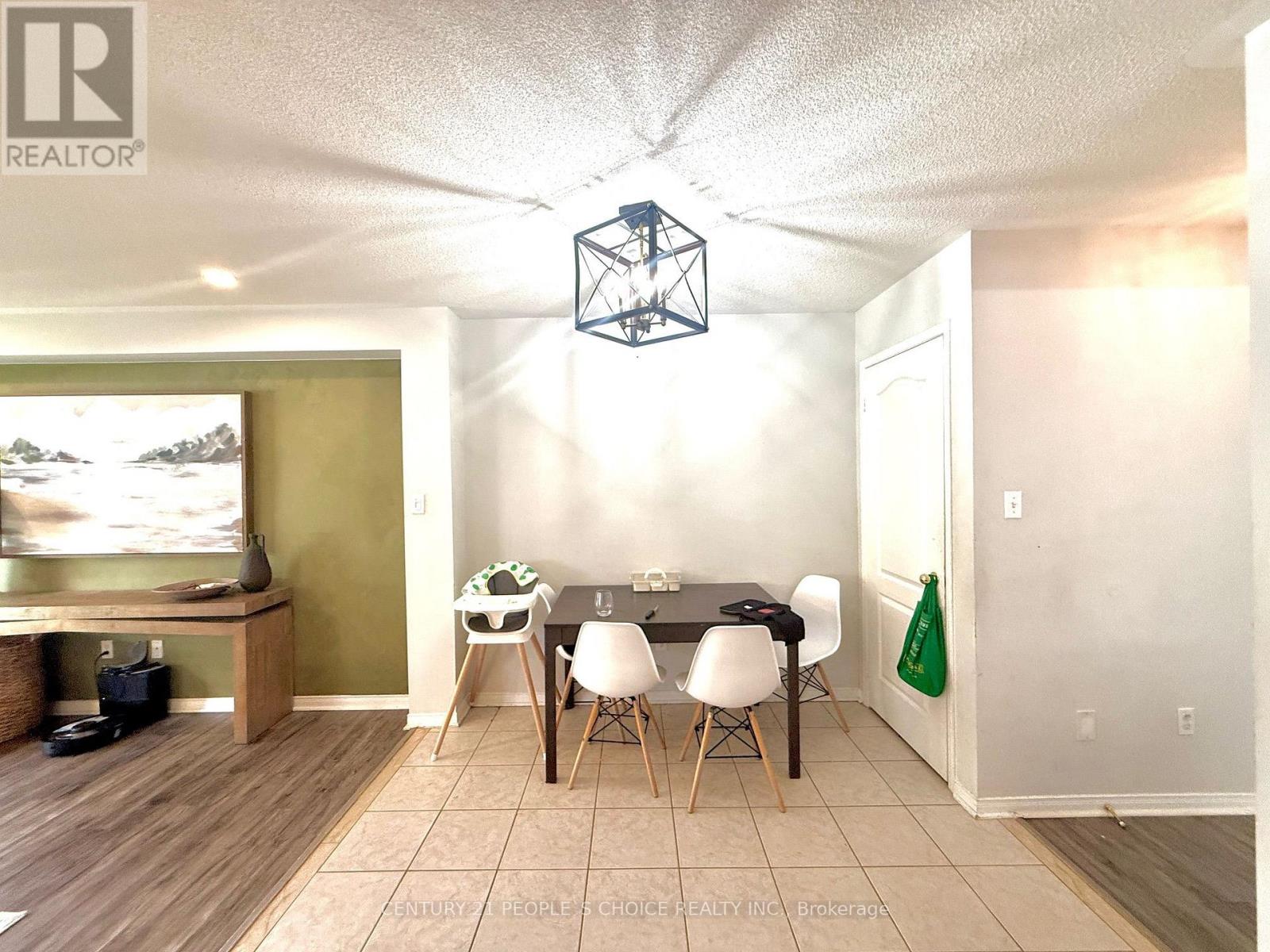 3927 Stardust Drive, Mississauga, Ontario  L5M 8A4 - Photo 9 - W13704604