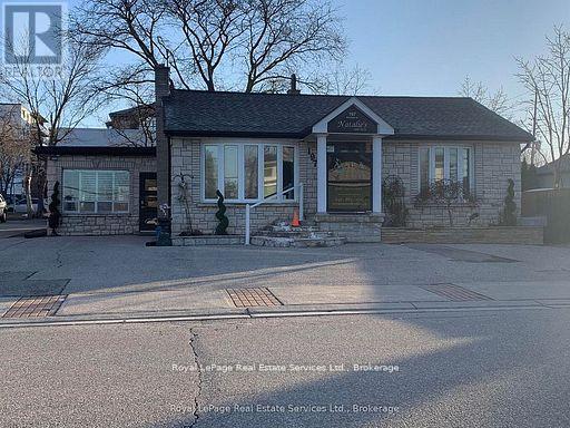 Lower Unit - 197 Broadway Street, Mississauga, Ontario  L5M 1H8 - Photo 2 - W13704620