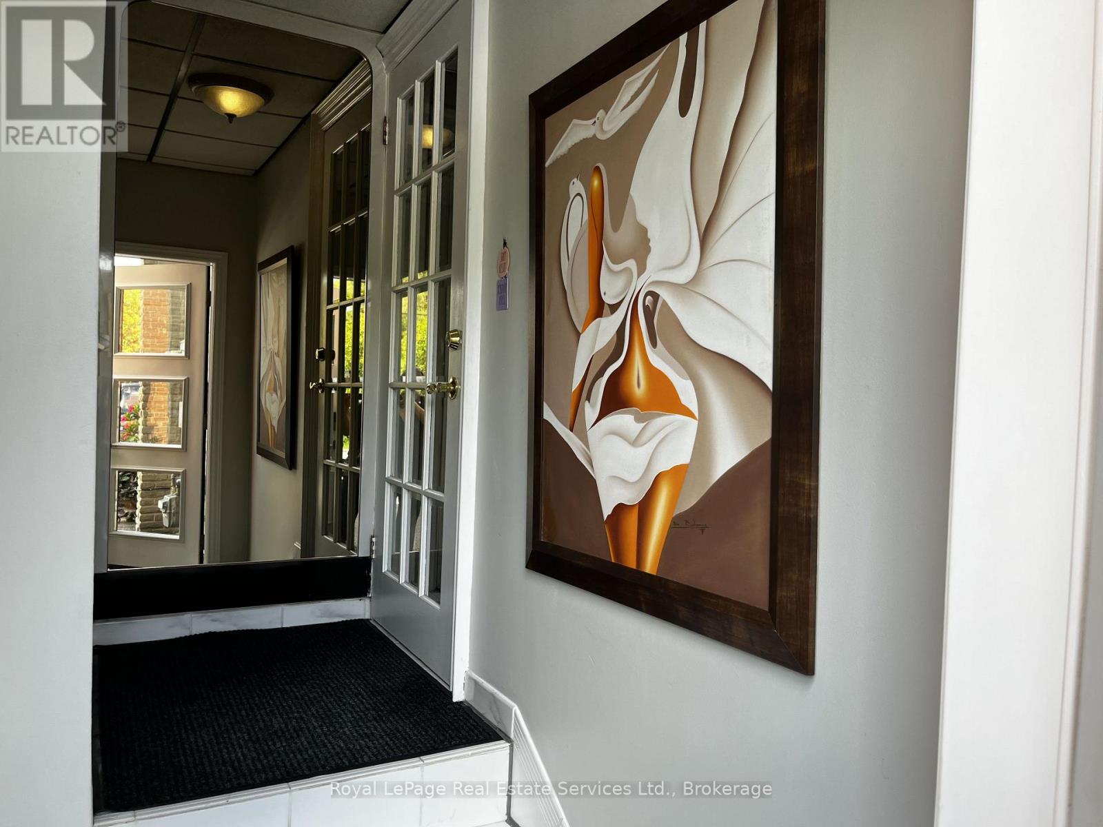 Lower Unit - 197 Broadway Street, Mississauga, Ontario  L5M 1H8 - Photo 3 - W13704620