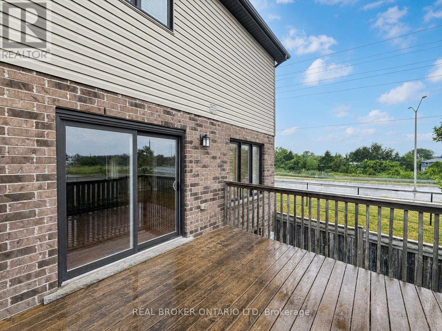 1054 Oakcrossing Gate, London North, Ontario  N6H 0E9 - Photo 28 - X13704630
